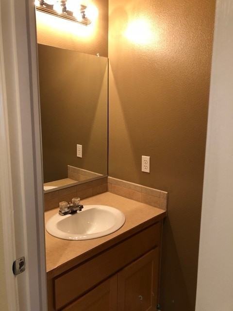 6552 Northeast Deer Run Street - Photo 6 of 12