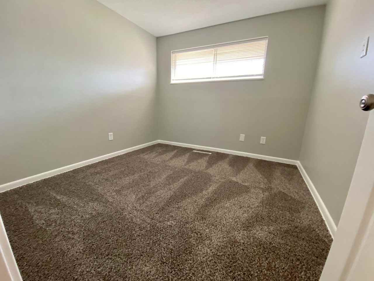 301 Ives Ln - Photo 7 of 15