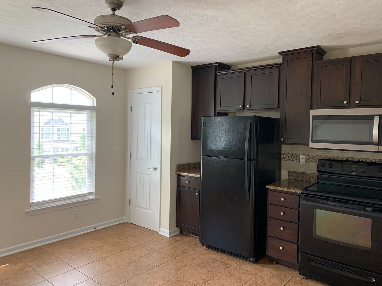 9 Gloucester Dr - Photo 2 of 7