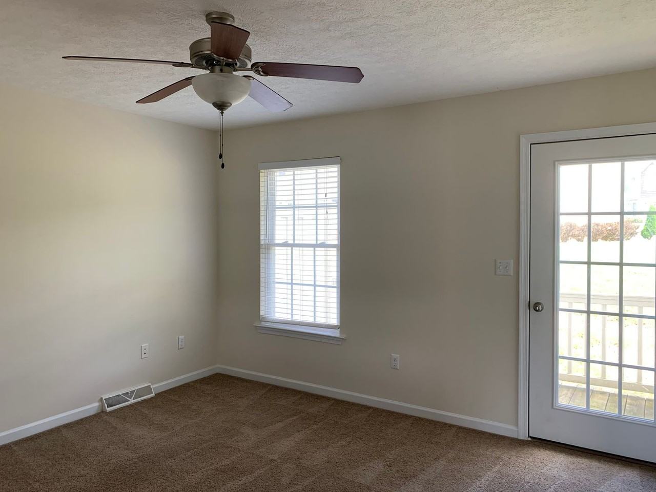 9 Gloucester Dr - Photo 3 of 7