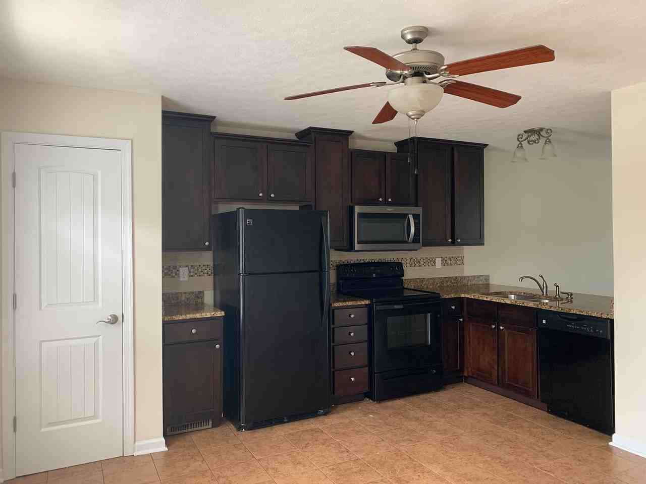 9 Gloucester Dr - Photo 6 of 7