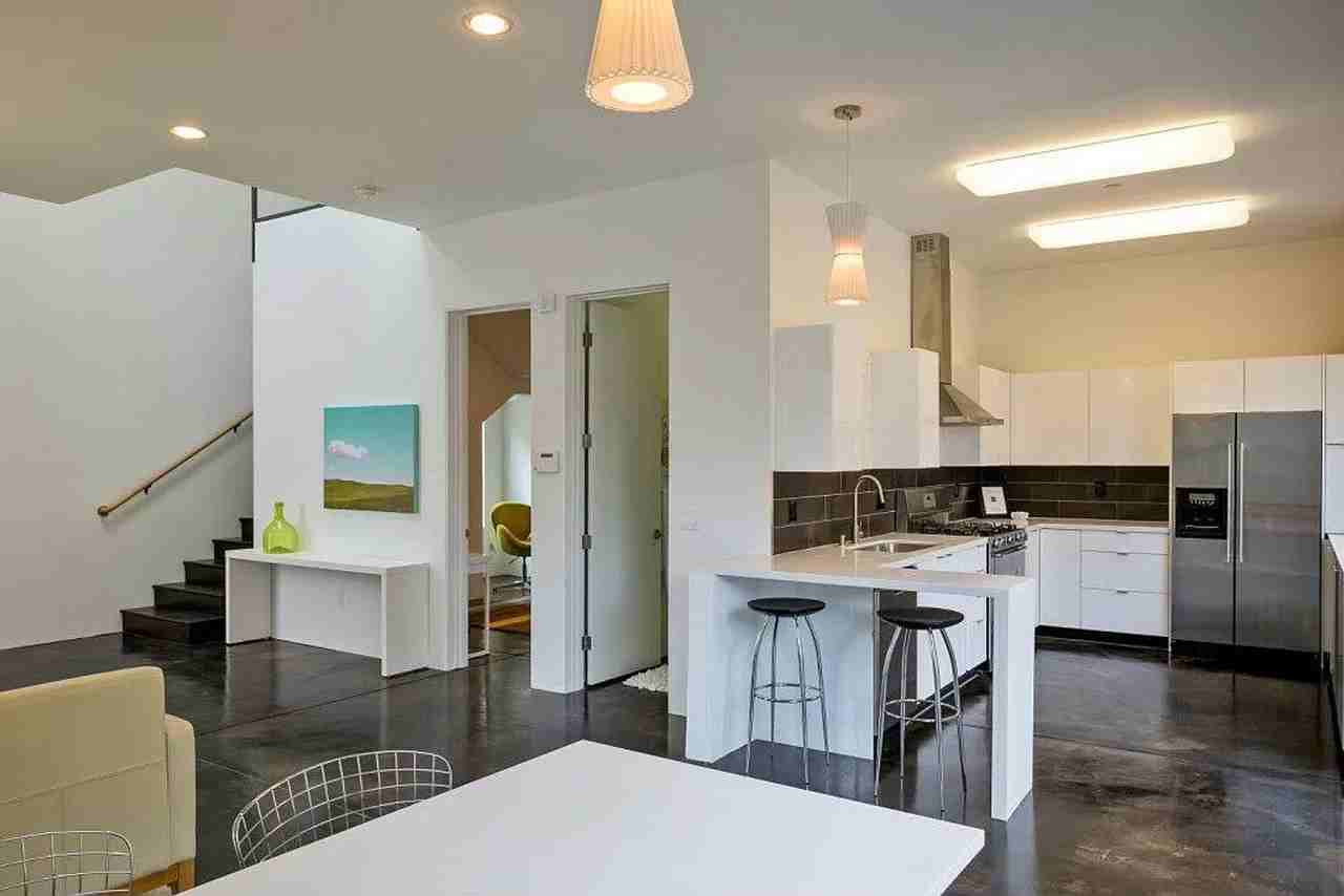 3425 Louise Street - Photo 5 of 16