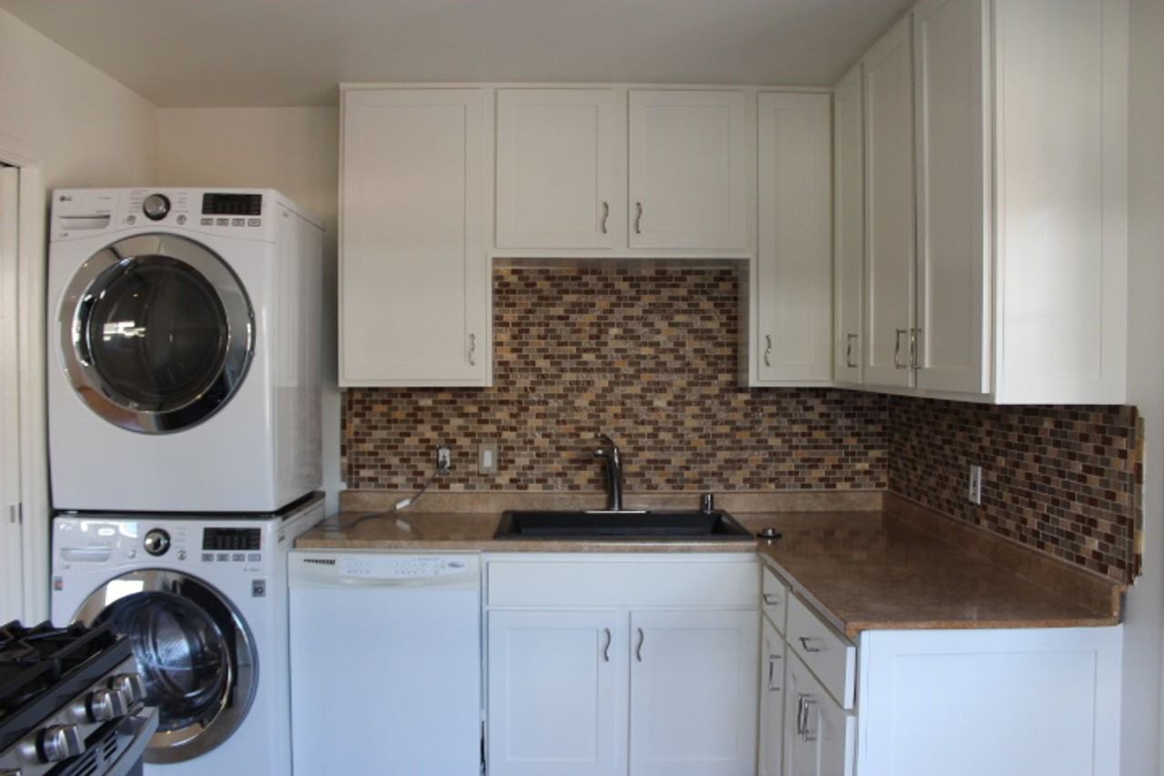 520 Wessex Way - Photo 3 of 7