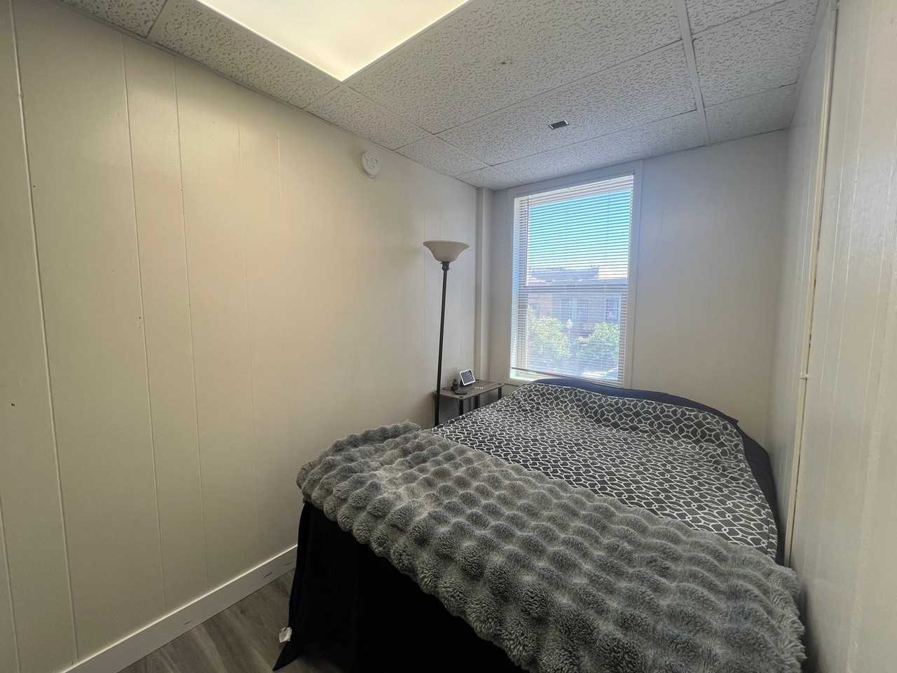1220 Washington Ave #1 - Photo 6 of 7