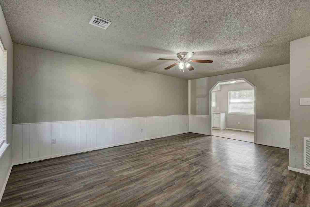 800 N 5th St - Photo 2 of 15