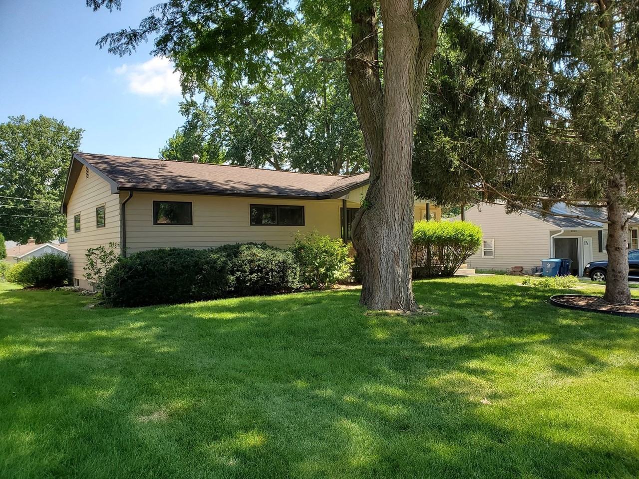 2787 Crestline Ave - Photo 3 of 25