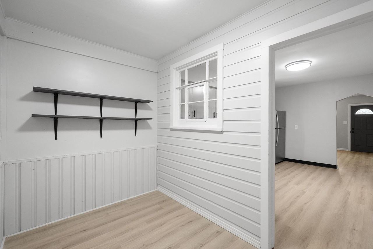 815 Vermont Ave - Photo 3 of 23