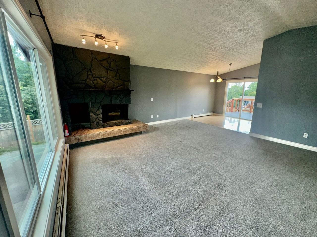 10840 Delta Cir - Photo 5 of 22