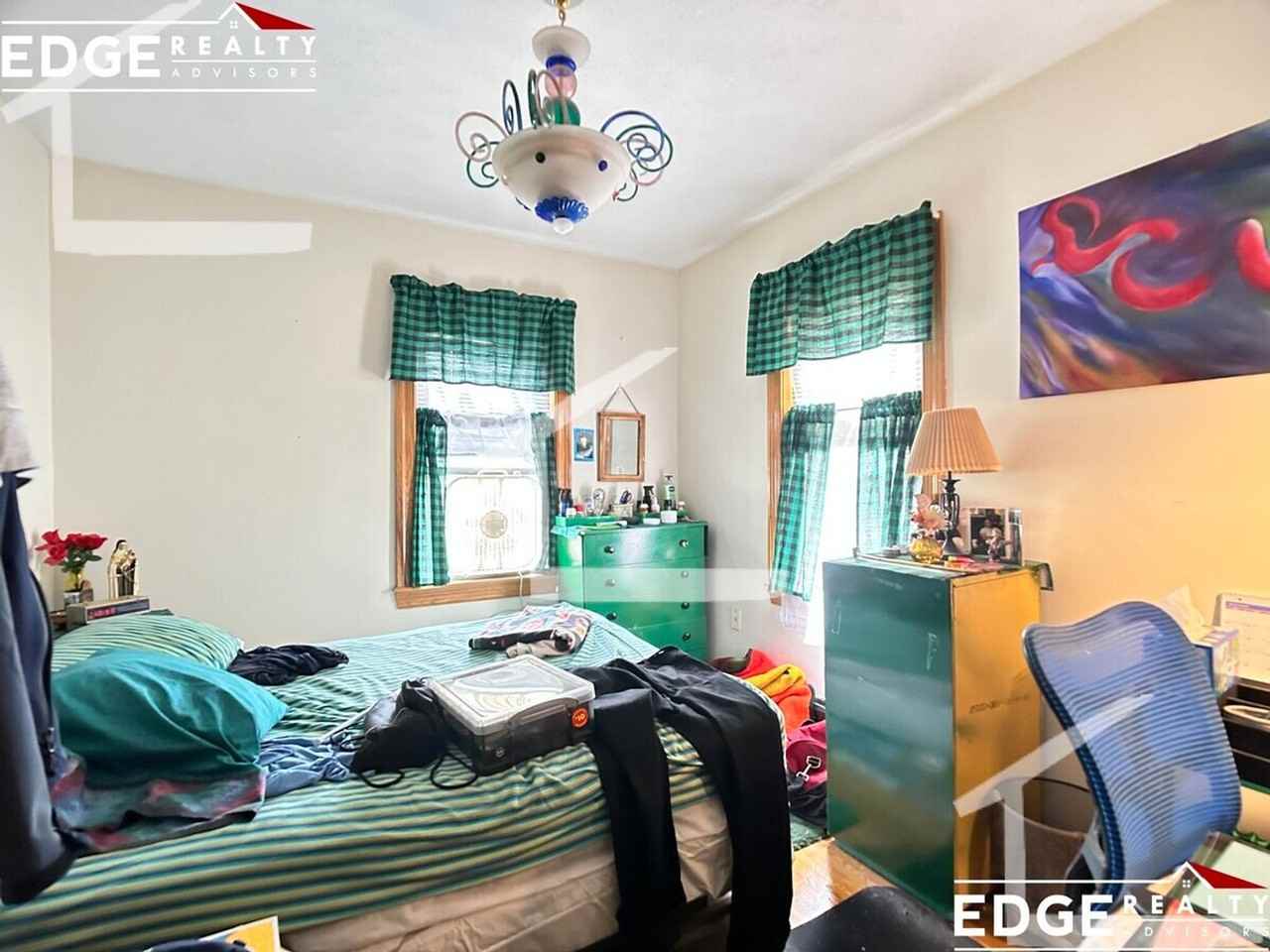 27 Claymoss Rd - Photo 3 of 5