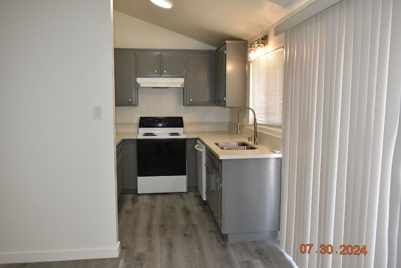 7407 Xavier Ave - Photo 5 of 18
