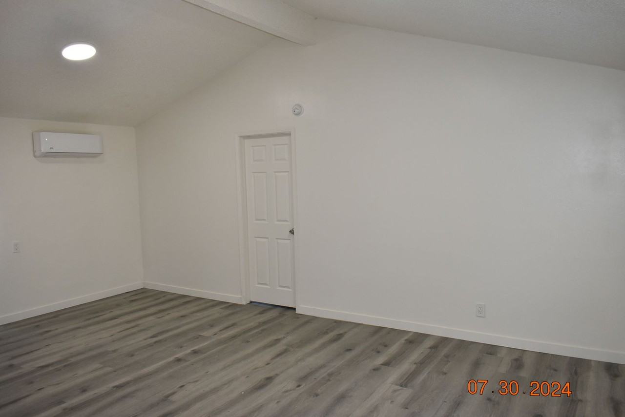7407 Xavier Ave - Photo 7 of 18
