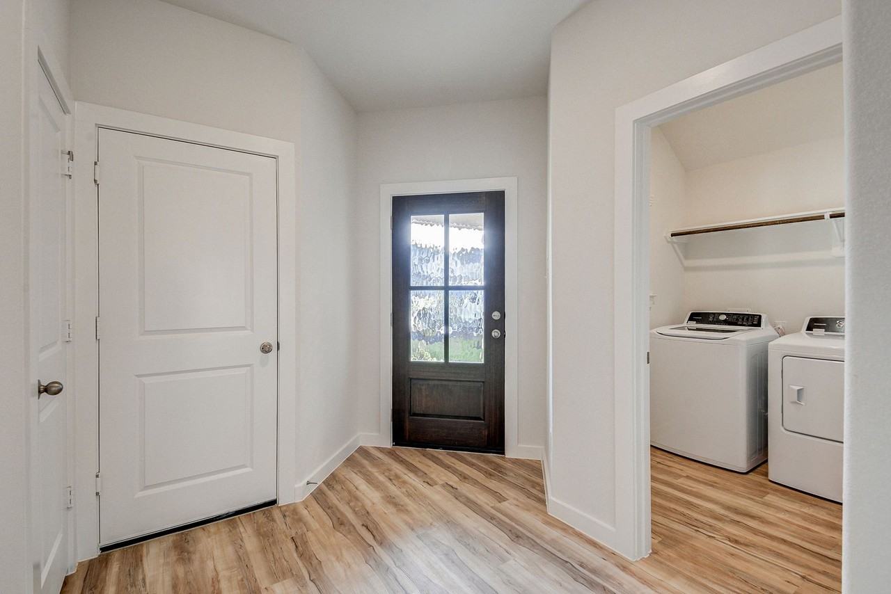 31119 Myers Haven Ln - Photo 4 of 25