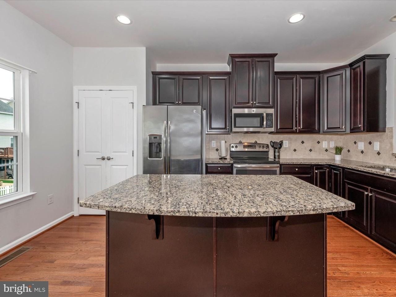 76 Norwood Dr - Photo 5 of 24