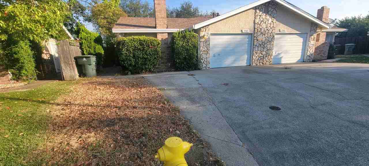 5942 Merrywood Dr - Photo 2 of 34