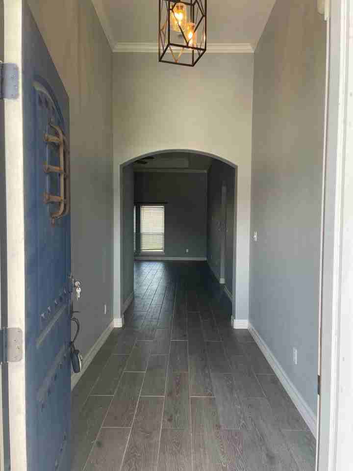 3905 Woodhouse Ln - Photo 3 of 45