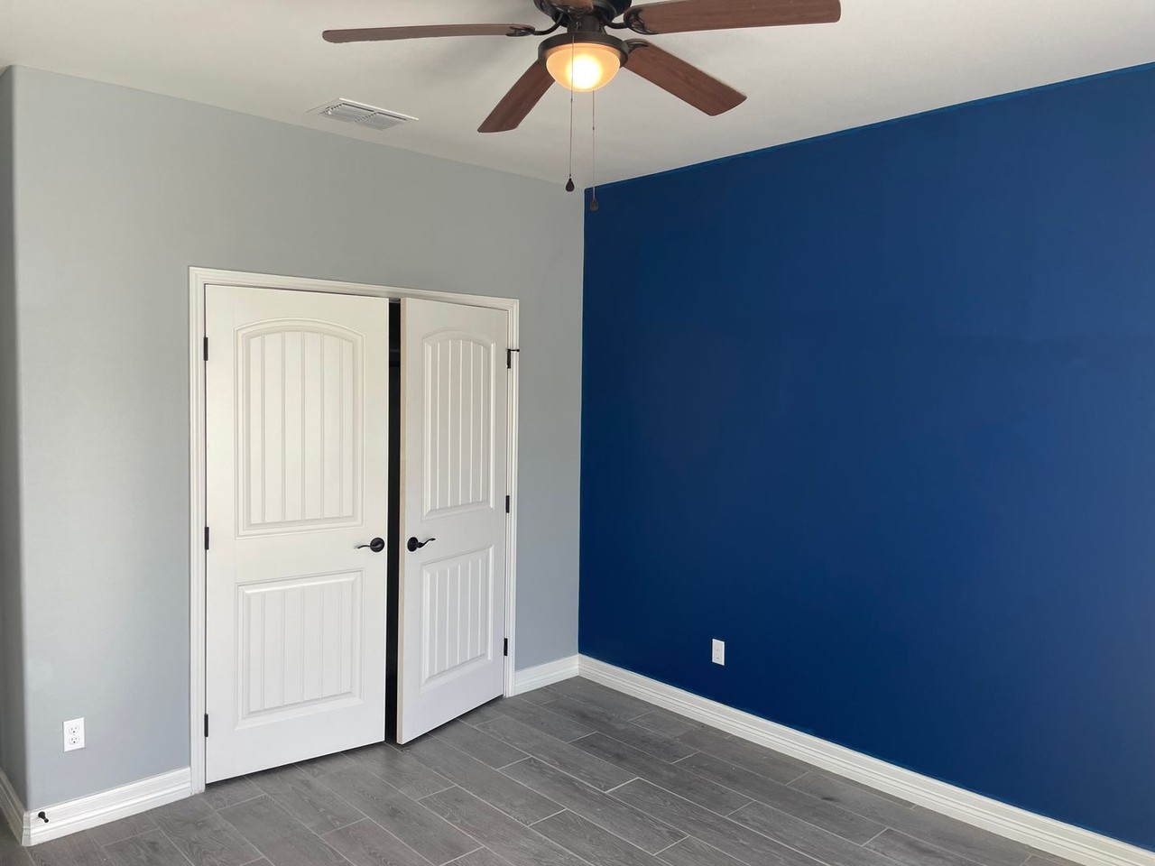 3905 Woodhouse Ln - Photo 5 of 45