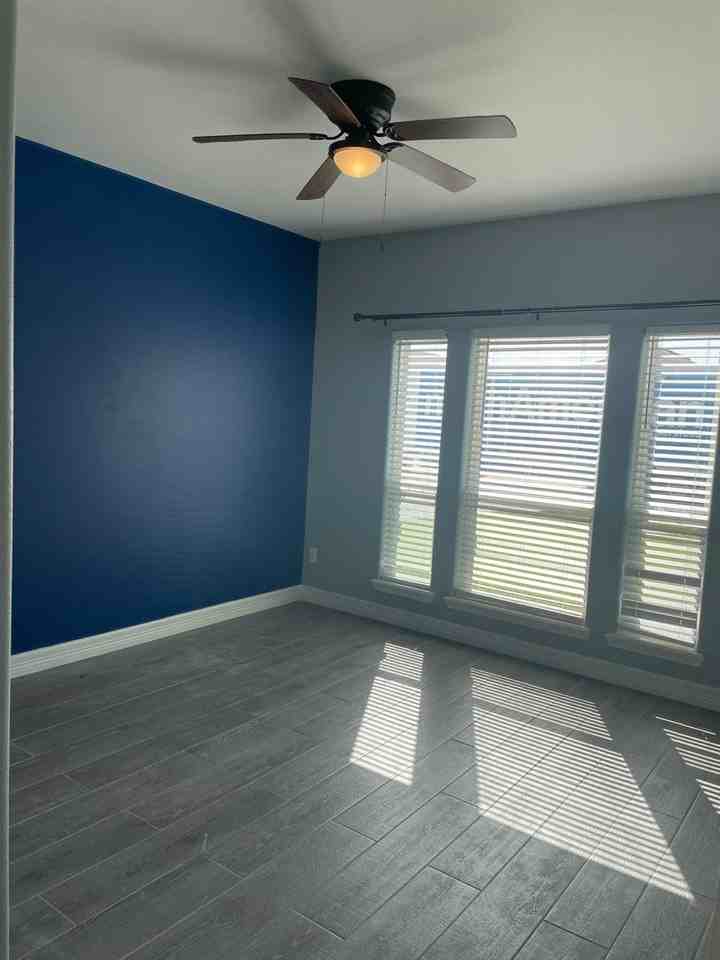 3905 Woodhouse Ln - Photo 6 of 45