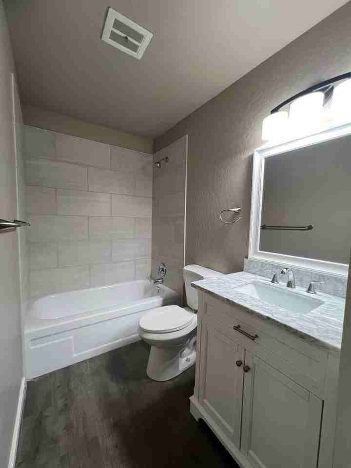 4845 E University Ave - Photo 3 of 13