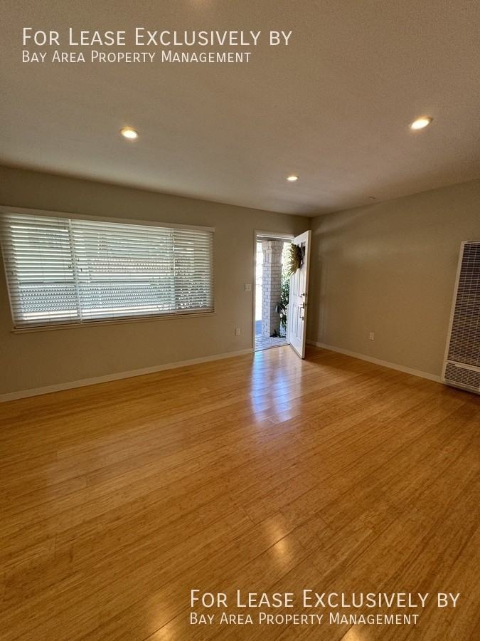 958 Roble Ave - Photo 3 of 13