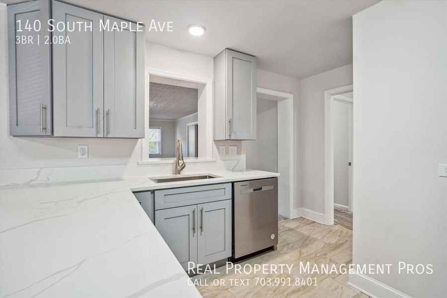 140 S Maple Ave - Photo 2 of 19