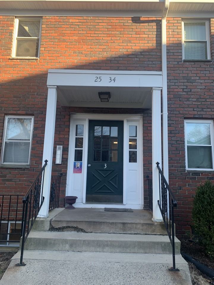 28 Regency Park Dr #28 - Photo 2 of 21