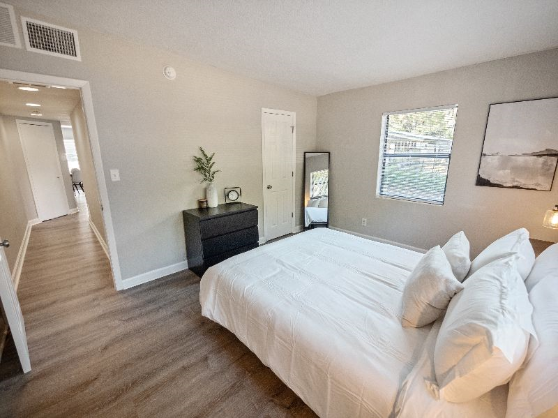 1511 E Kaley St - Photo 3 of 17