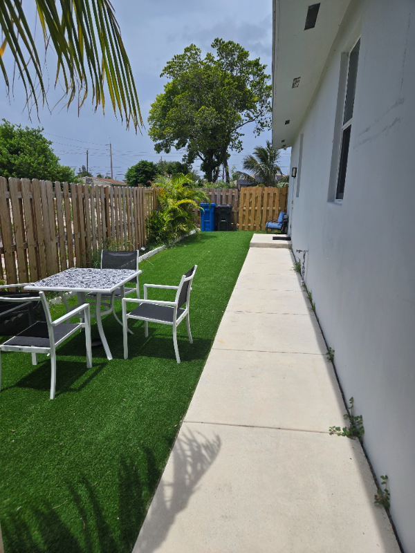 5433 Swstreet #A - Photo 4 of 14