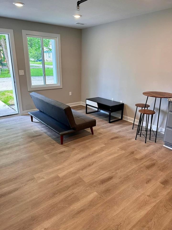 1902 S Broadway St - Photo 2 of 11