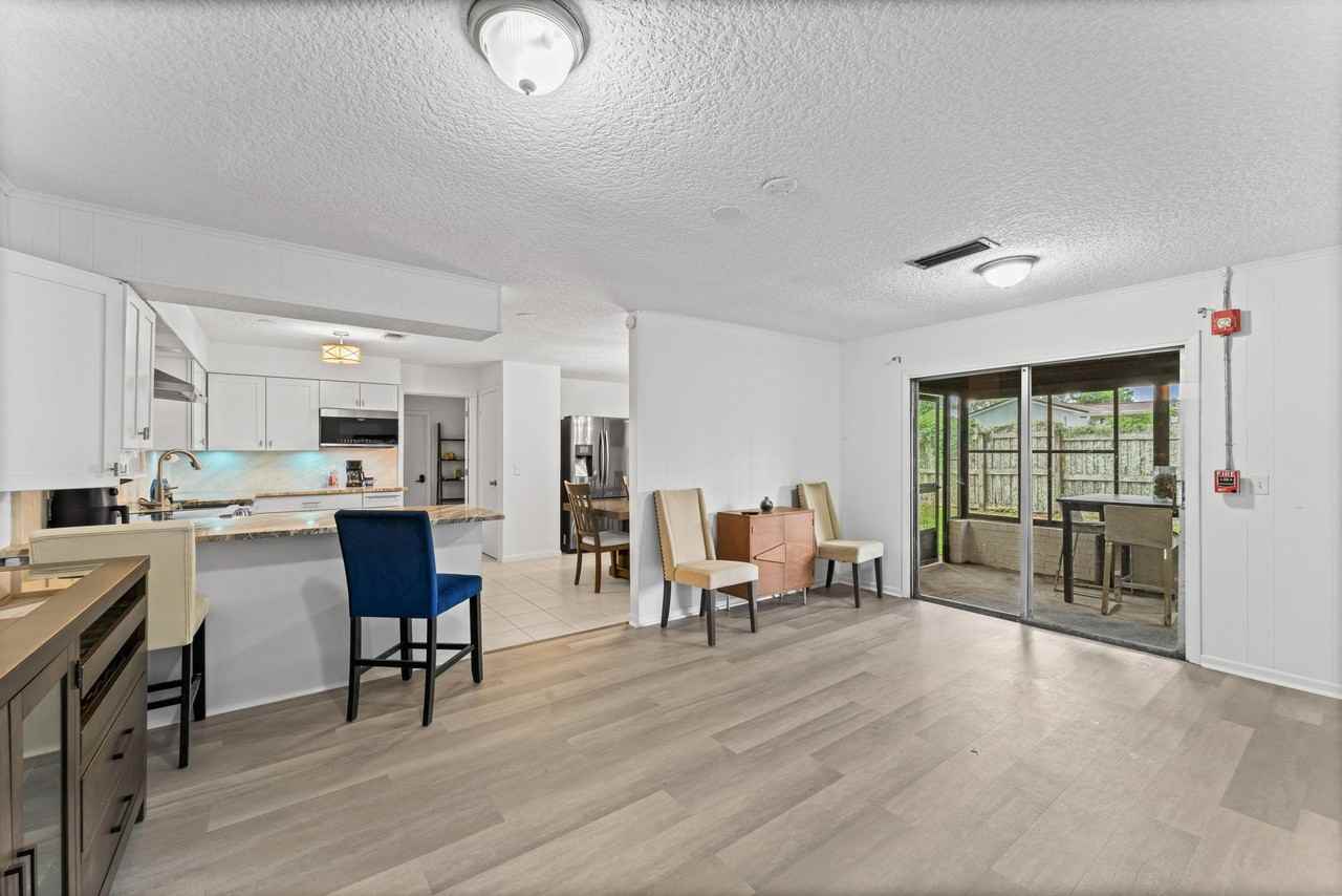 Bartlett Ave - Photo 4 of 13