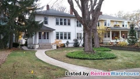 2923 W 43rd St - Photo 2 of 11