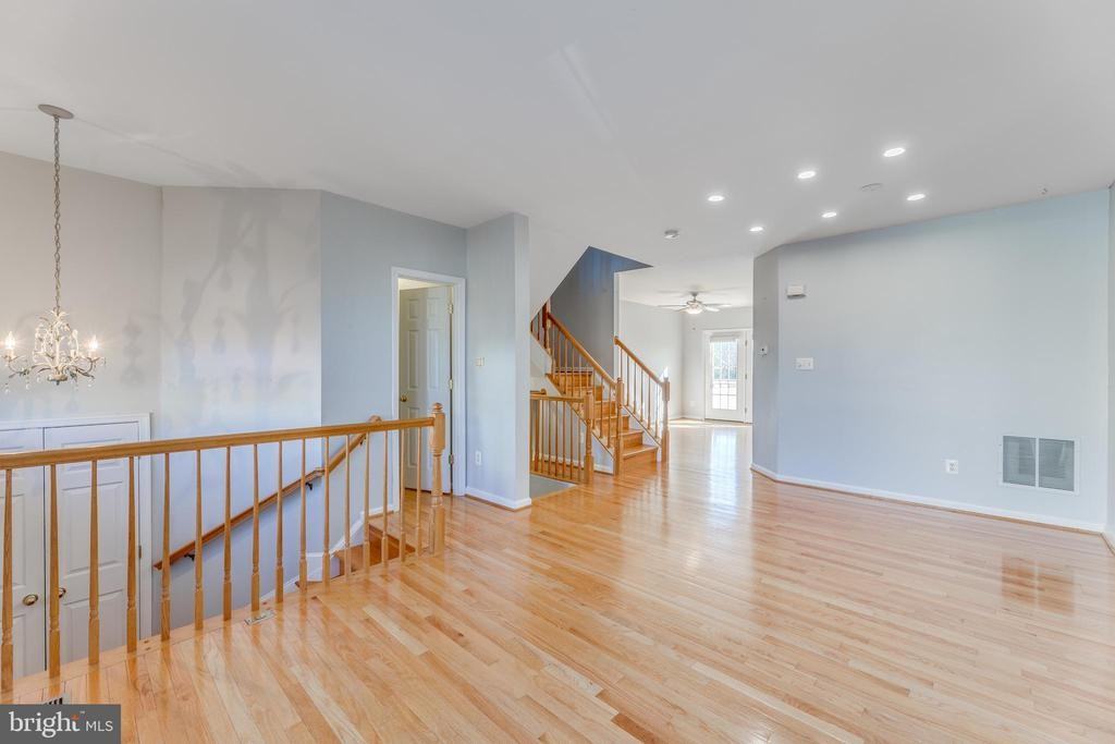 6217 Conklin Way - Photo 3 of 34