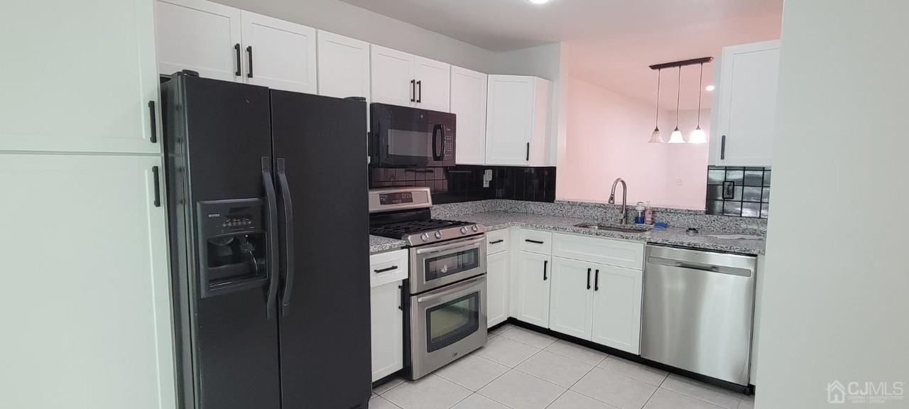 1408 Locust Ct - Photo 2 of 21