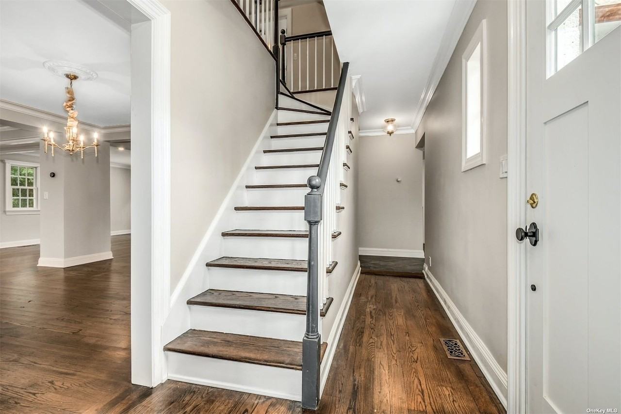 2 Heckscher Dr - Photo 2 of 32