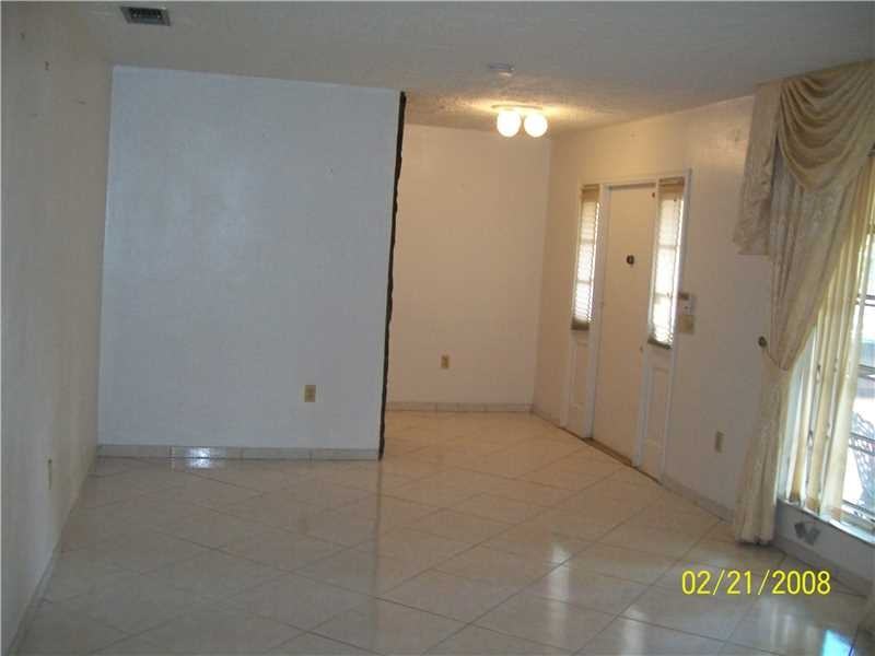 8746 South Bermuda Drive - Photo 3 of 6