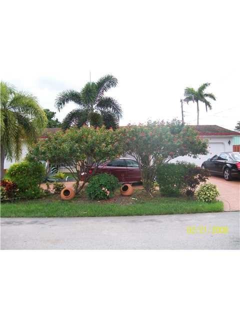 8746 South Bermuda Drive - Photo 2 of 6