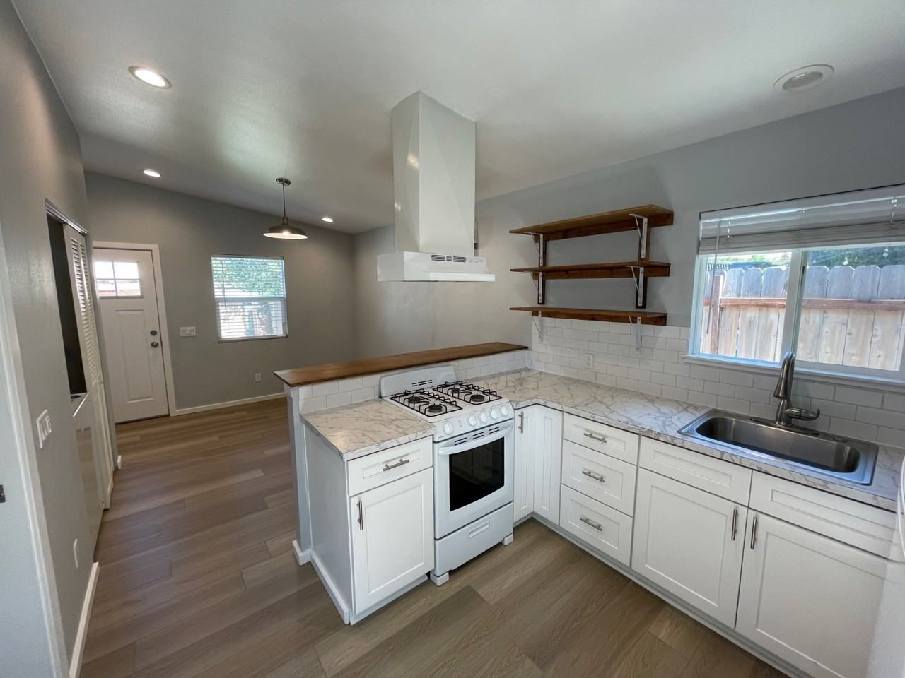 6358 Raylene Ct - Photo 4 of 13