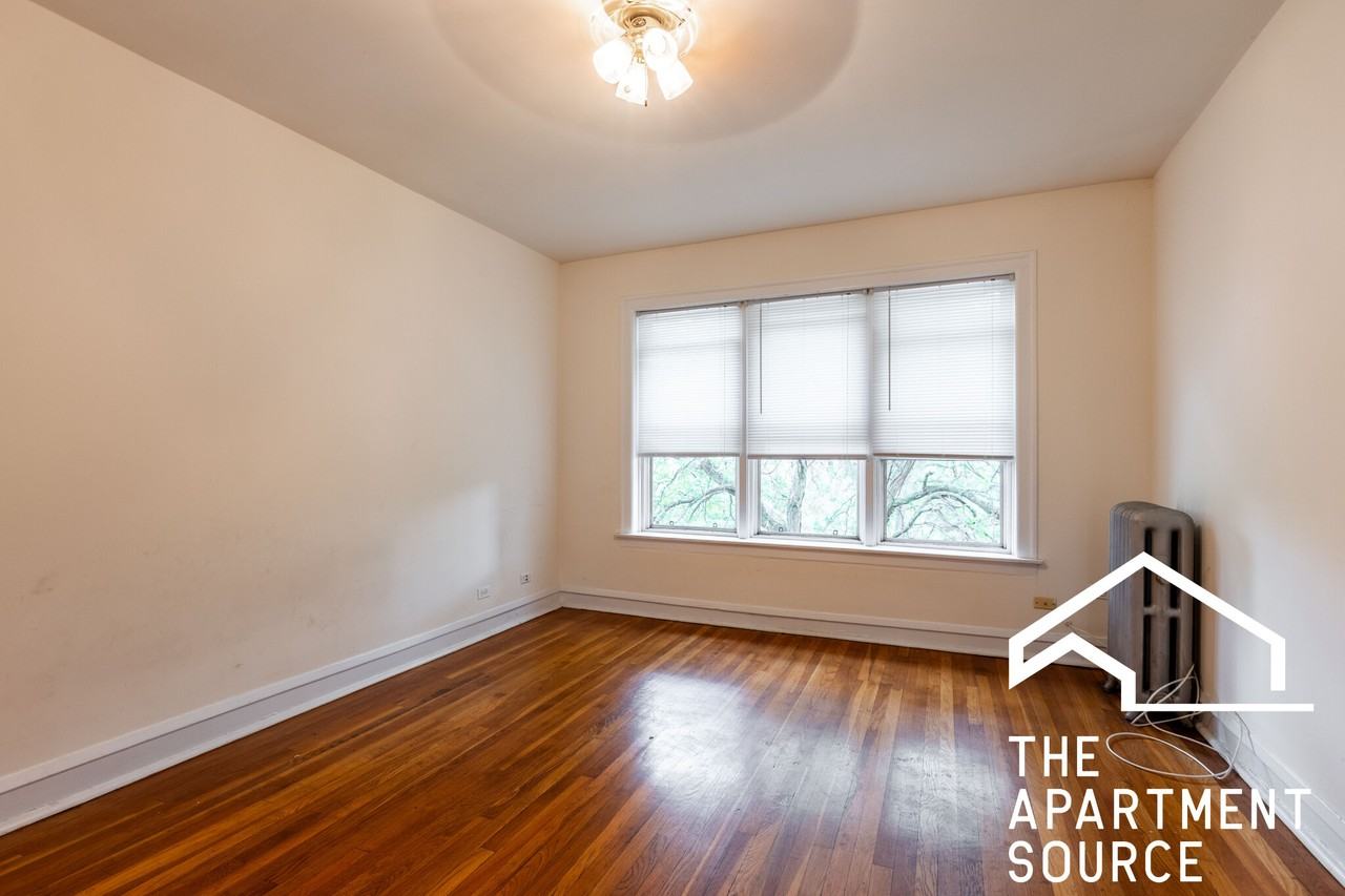 7462 N Ashland Blvd #3 - Photo 6 of 12