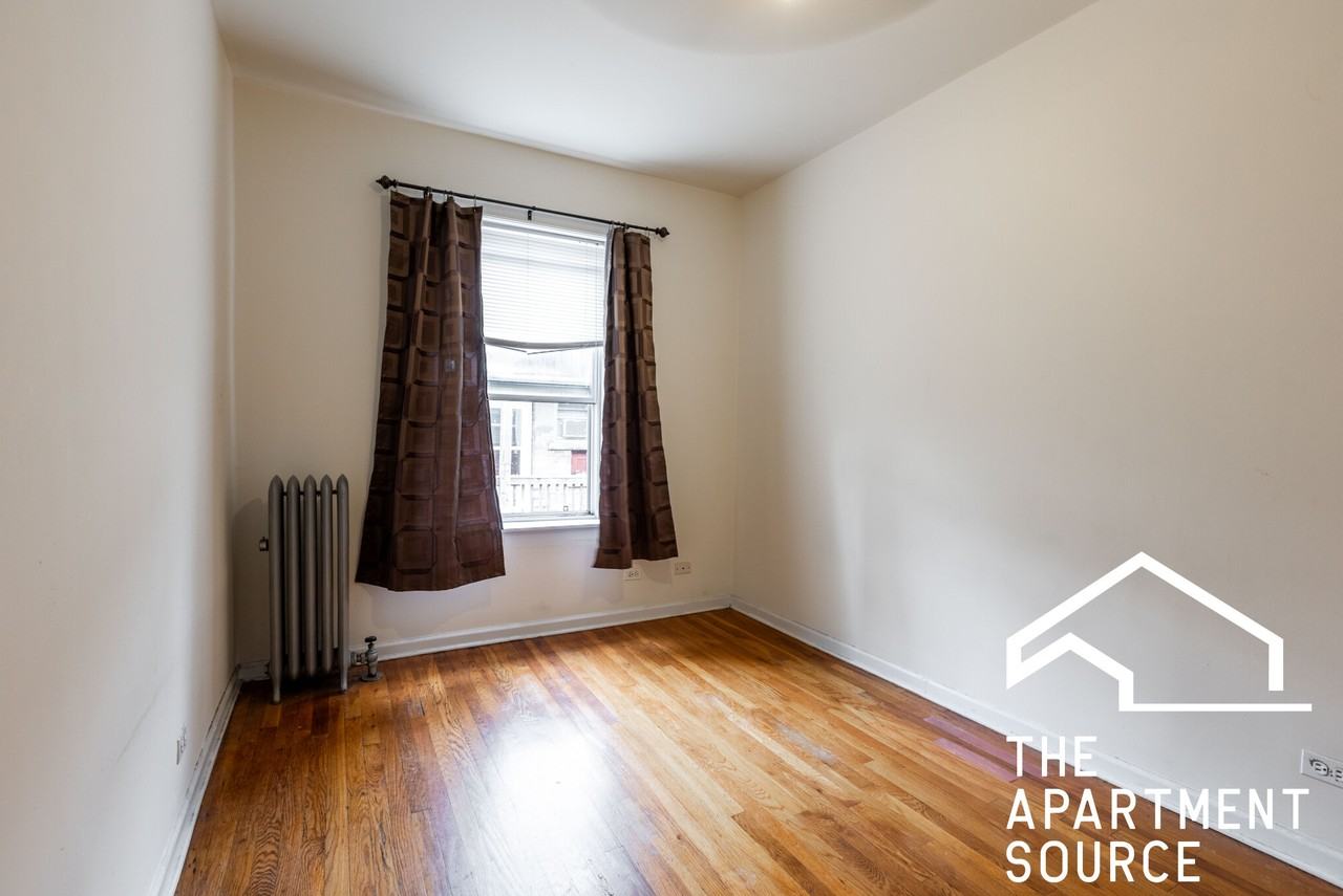 7462 N Ashland Blvd #3 - Photo 7 of 12