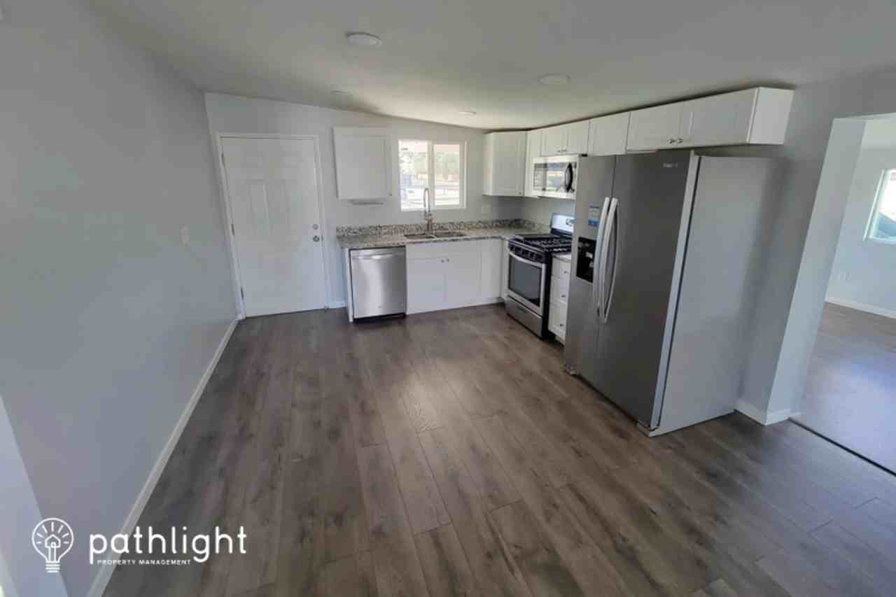 364 E Calle Arizona - Photo 2 of 11