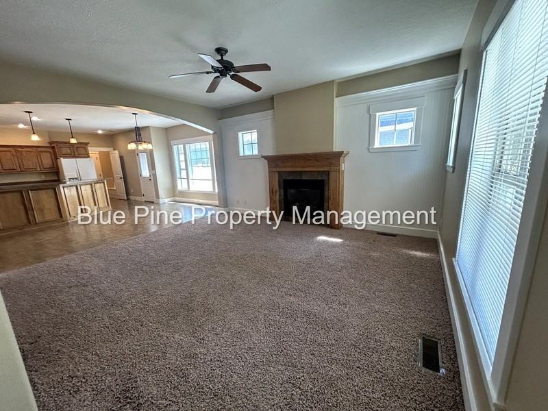 690 Carriagegate Ln - Photo 2 of 24