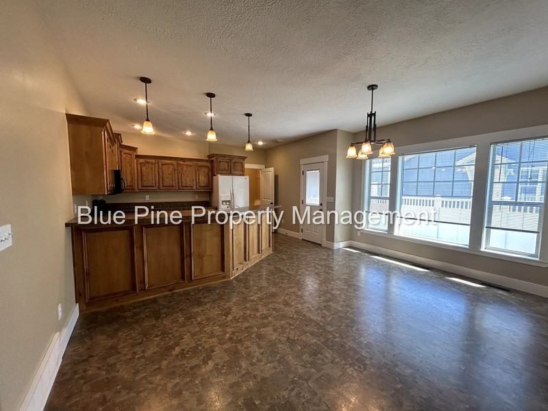 690 Carriagegate Ln - Photo 4 of 24
