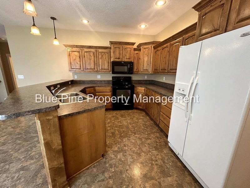 690 Carriagegate Ln - Photo 5 of 24