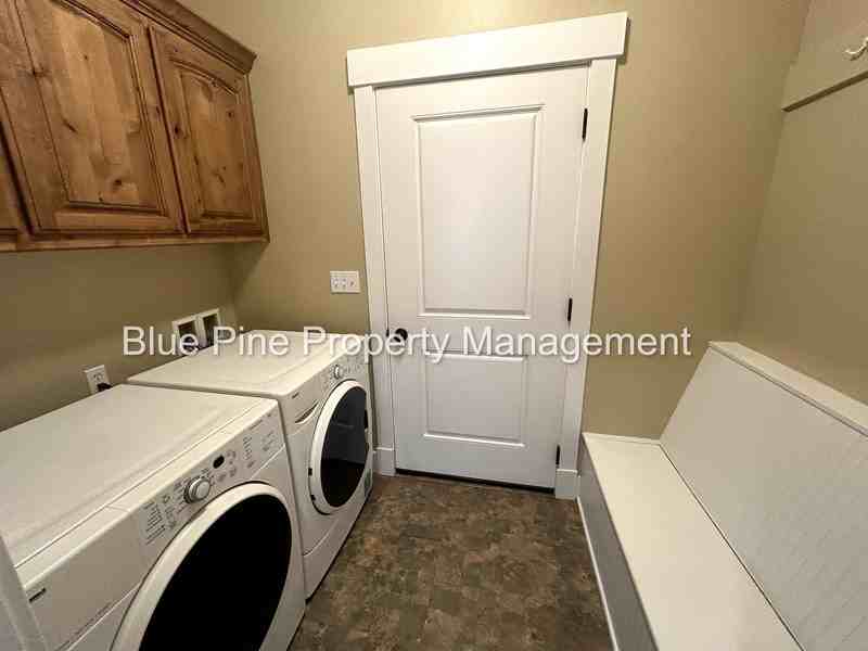 690 Carriagegate Ln - Photo 6 of 24