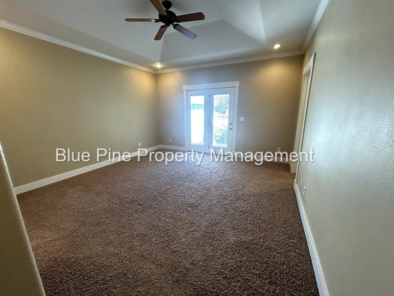 690 Carriagegate Ln - Photo 7 of 24