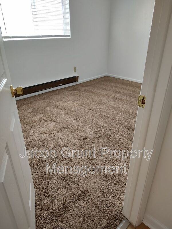 1380 E Poplar St #C - Photo 6 of 11