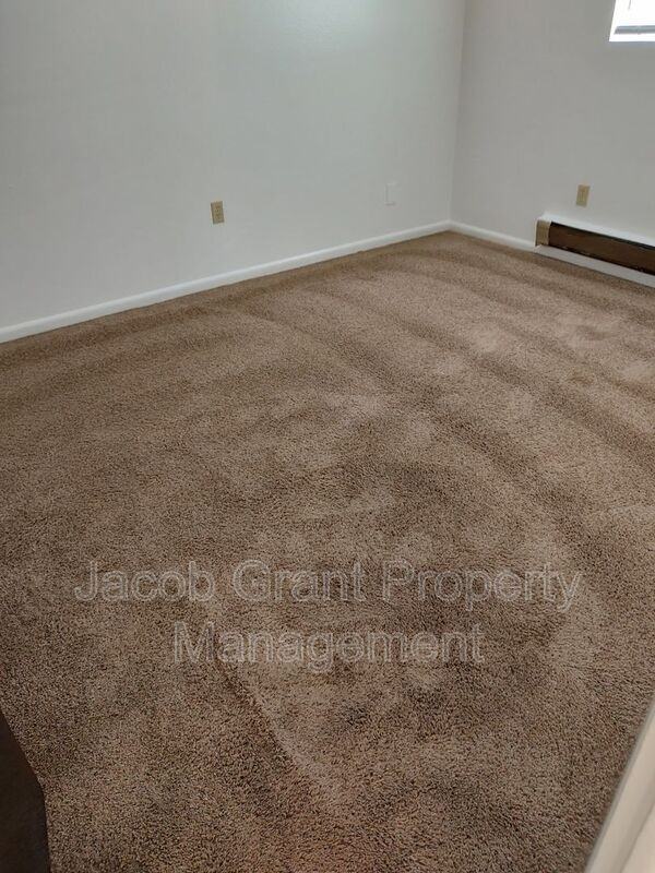 1380 E Poplar St #C - Photo 7 of 11