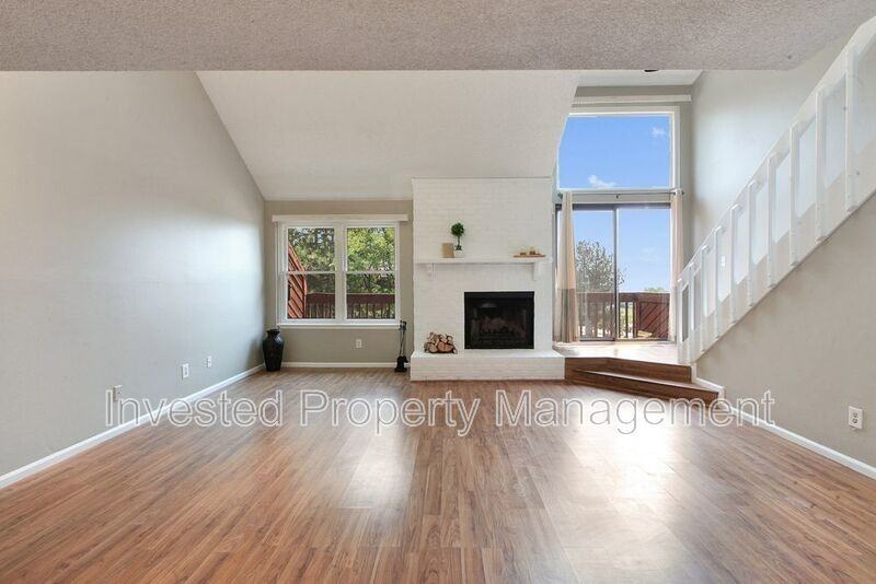 6453 S Havana St #B - Photo 3 of 21