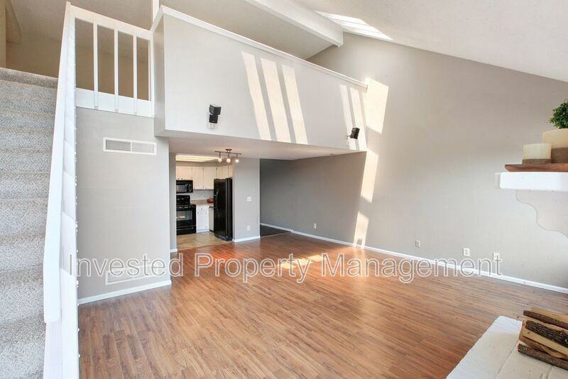 6453 S Havana St #B - Photo 6 of 21