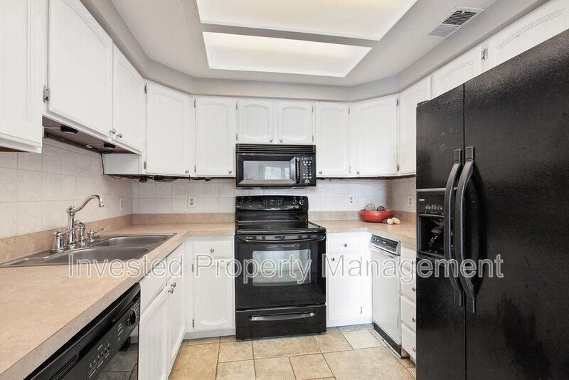6453 S Havana St #B - Photo 7 of 21