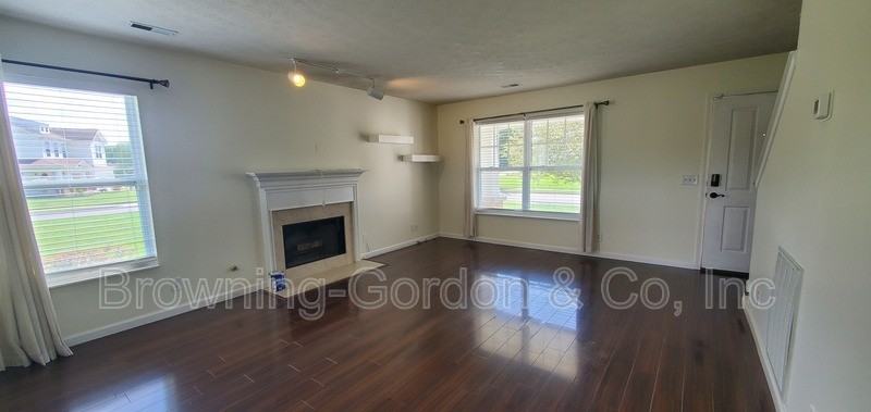 4444 Frost St - Photo 3 of 42